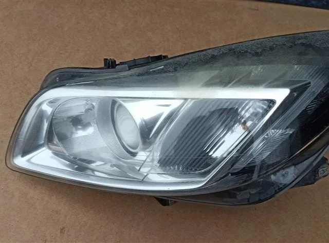 Фары для Opel Insignia Хэтчбек A 2008-2017 на фотографиях