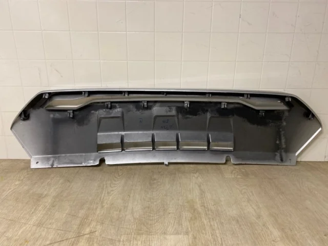 Накладка переднего бампера для Mitsubishi Pajero Sport KS0W 2016+ на фотографиях