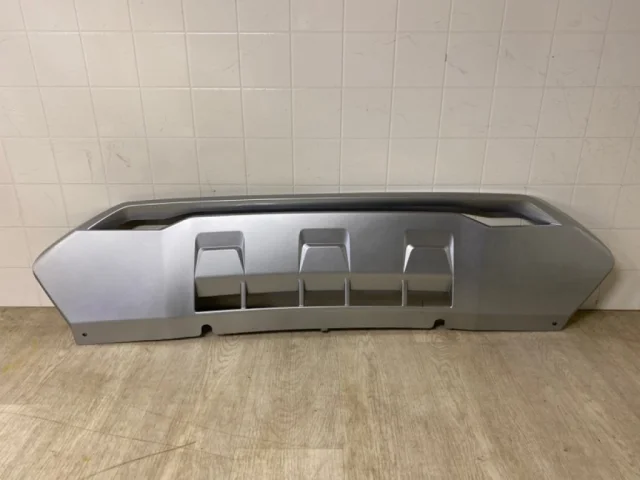 Накладка переднего бампера для Mitsubishi Pajero Sport KS0W 2016+ на фотографиях