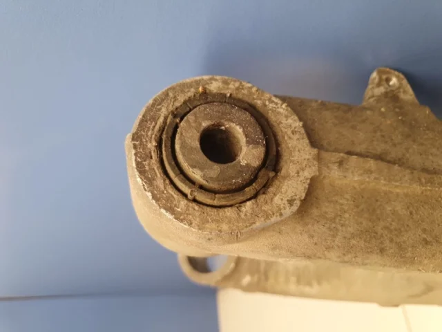 Качающийся рычаг левый для BMW X6 Е71 2007-2012 на фотографиях