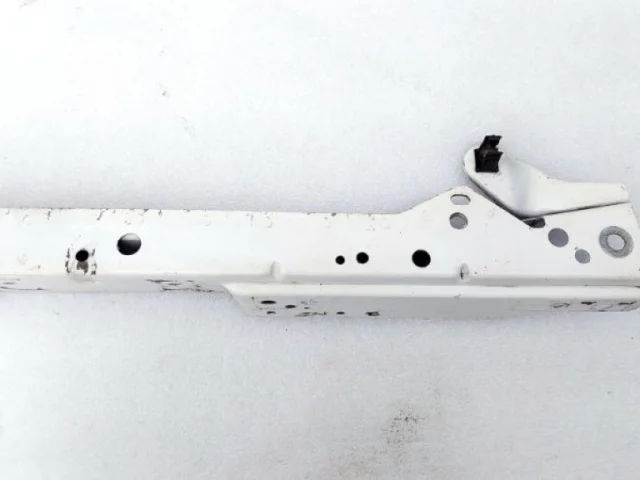 Панель радиатора (телевизор) для Chevrolet Cruze 1 J300 2009-2015 на фотографиях