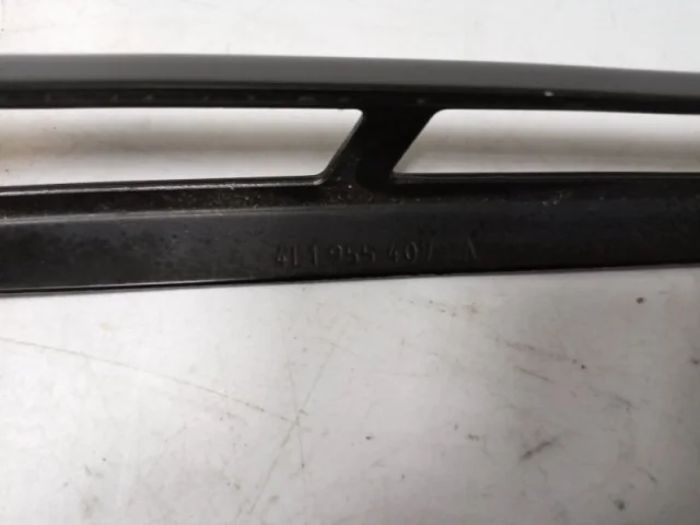 Поводок лобового стеклоочистителя правый для Audi Q7 4L 2005-2015 на фотографиях