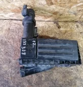 Корпус воздушного фильтра AUDI A3, SKODA OCTAVIA 1Z, VOLKSWAGEN GOLF 5/5+/6, JETTA 5, PASSAT B6/B7/CC, TIGUAN 1,8/2,0 BZB/BPY CCZA 2004- б/у A3(2004-2013);OCTAVIA 1Z(2004-2012);GOLF 5(2004-2009);GOLF 5+(2005-2014);JETTA 5(2005-2009) (1K0129607AG)