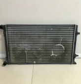 Радиатор охлаждения двигателя Volkswagen Jetta (1K) 2006-2011 (PRS3613, 1K0121251BR, 1K0121251CD, 1K0121251DF)