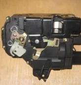 Дверной замок передней левой двери Volkswagen Passat B5+ (3B1837015A)