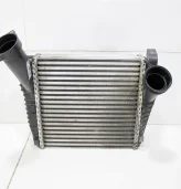 Интеркулер VOLKSWAGEN TOUAREG 2014 7L6145803D FL/NF 3.0L TDI CJMA, левый (7L6145803D, 7L6145803F, 7L6145803H, 7L6145803J, 95511063910, 95511063911, 958145803)