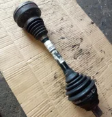 Полуось передняя левая (приводной вал, ШРУС) Volkswagen Touran Touran I (1T) 2003-2006 2005 2,0 TDi Дизель МКПП 6ст. Минивэн. (1K0407271BJ)
