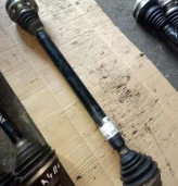 Полуось передняя правая (приводной вал, ШРУС) Volkswagen Passat Passat B6 (3C) 2005-2010 2005 2,0 TDi Дизель МКПП 6ст. Седан. (1K0407272EN)