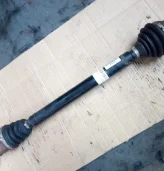 Полуось передняя правая (приводной вал, ШРУС) Volkswagen Golf Plus Golf+ V (5M) 2005-2014 2006 1,9 TDi Дизель АКПП Хэтчбек. (1K0407272ER)