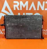 Радиатор двигателя (двс) Skoda Octavia 2004-2013 1K0121251AB 2 A5 (1Z) (1K0121251AB, 1K0121251DM)