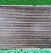 Радиатор охлаждения двигателя AUDI A3, SKODA 1Z, VOLKSWAGEN GOLF 5, PASSAT B6 2,0 TDI 2005- (диффуз 30 гориз) б/у A3(2004-2013);OCTAVIA 1Z(2004-2012);GOLF 5(2004-2009);PASSAT B6(2005-2010) (1K0121251DM)