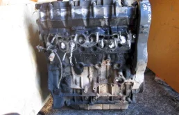 Двигатель без навесного для Citroen Berlingo 2012 года на фотографиях