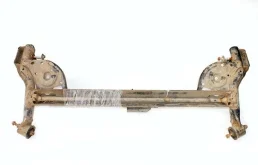 Задняя балка для Nissan Tiida на фотографиях