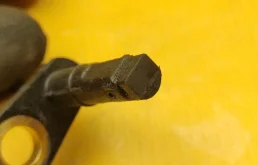 Датчик ABS передний правый для Mercedes-Benz E class на фотографиях