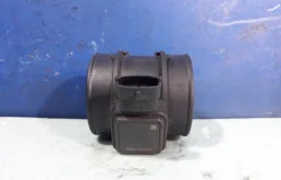 Датчик массового расхода воздуха для Opel Zafira 2011 года на фотографиях