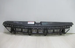 Кожух замка капота для Hyundai Solaris на фотографиях