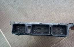 Блок управления двигателем для Nissan Tiida на фотографиях