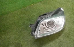 Фара ксенон левая для Opel Insignia 2013 года на фотографиях