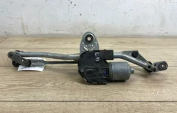 Трапеция стеклоочистителей для Audi Q3 на фотографиях