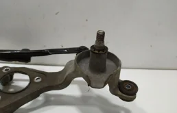 Трапеция стеклоочистителей для Hyundai Solaris 2018 года на фотографиях