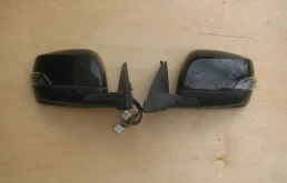 Стекла и зеркала для Subaru Legacy 2009 года на фотографиях