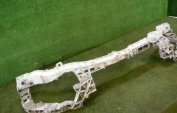 Панель радиатора (телевизор) для Ford Kuga на фотографиях