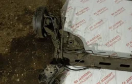 Задняя балка для Nissan Tiida на фотографиях