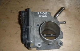 Дроссельная заслонка для Toyota Corolla на фотографиях