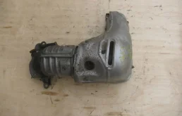 Выпускной коллектор для Toyota RAV4 на фотографиях