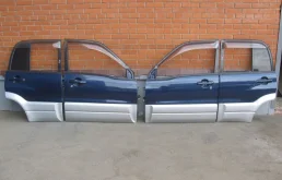 Дверь передняя левая для Suzuki Grand Vitara 2001 года на фотографиях