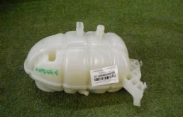 Расширительный бачок радиатора для BMW 3er на фотографиях