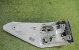 Фонарь внутренний правый для Toyota Highlander на фотографиях