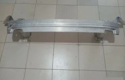 Усилитель бампера передний верхний для Audi Q7 на фотографиях