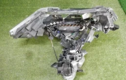 Фары для Toyota Alphard на фотографиях