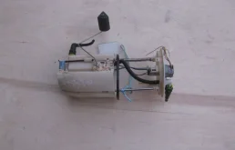 Топливный насос для Suzuki Grand Vitara 1999 года на фотографиях