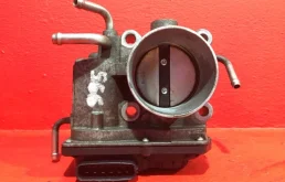 Дроссельная заслонка для Toyota RAV4 на фотографиях