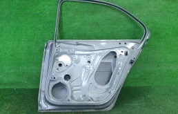 Дверь (в сборе) задняя правая для Skoda Rapid 2024 года на фотографиях