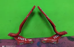 Петля капота левая для Skoda Rapid 2013 года на фотографиях