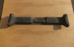 Балка передняя поперечная для Mitsubishi Pajero на фотографиях