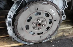 Маховик для Nissan X-Trail 2006 года на фотографиях