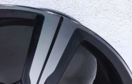 Диск колесный литой для Volvo XC90 2015 года на фотографиях