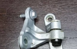 петля верхняя передней левой двери (A 251 720 13 37) для Mercedes-Benz GL class X164 2006-2012