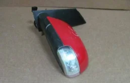 Стекла и зеркала для Volkswagen Touran 2008 года на фотографиях