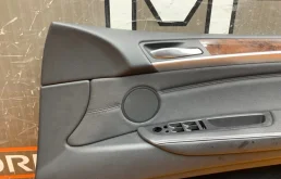 Стекло двери заднее левое для Audi Q7 на фотографиях