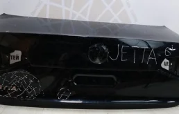 Дверь багажника для Volkswagen Jetta 2017 года на фотографиях