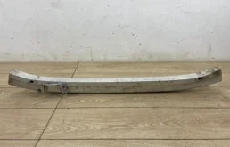 Усилитель бампера передний верхний для Audi Q7 на фотографиях