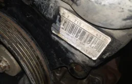 Двигатель без навесного для Renault Logan 2008 года на фотографиях