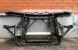 Панель радиатора (телевизор) для BMW X3 2005 года на фотографиях