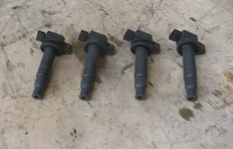 Катушка зажигания для Toyota Corolla 2001 года на фотографиях