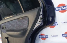 Дверь задняя правая для Nissan Almera 1998 года на фотографиях